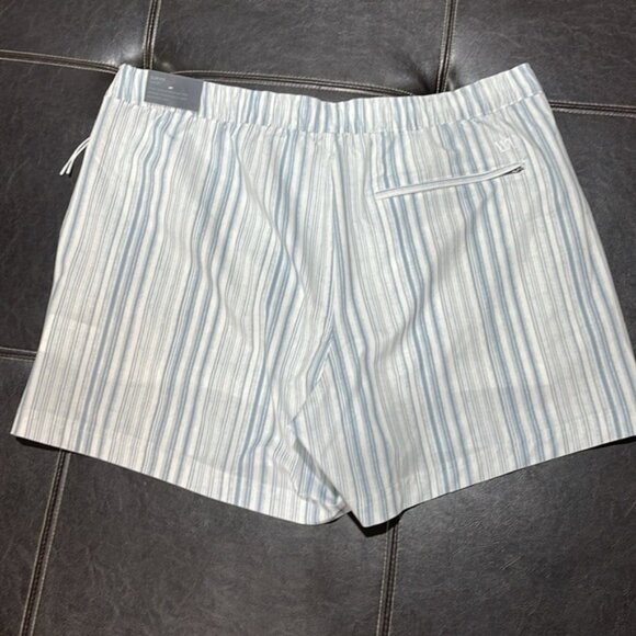 VRST Men's 5" Resort Short - Picture 12 of 14